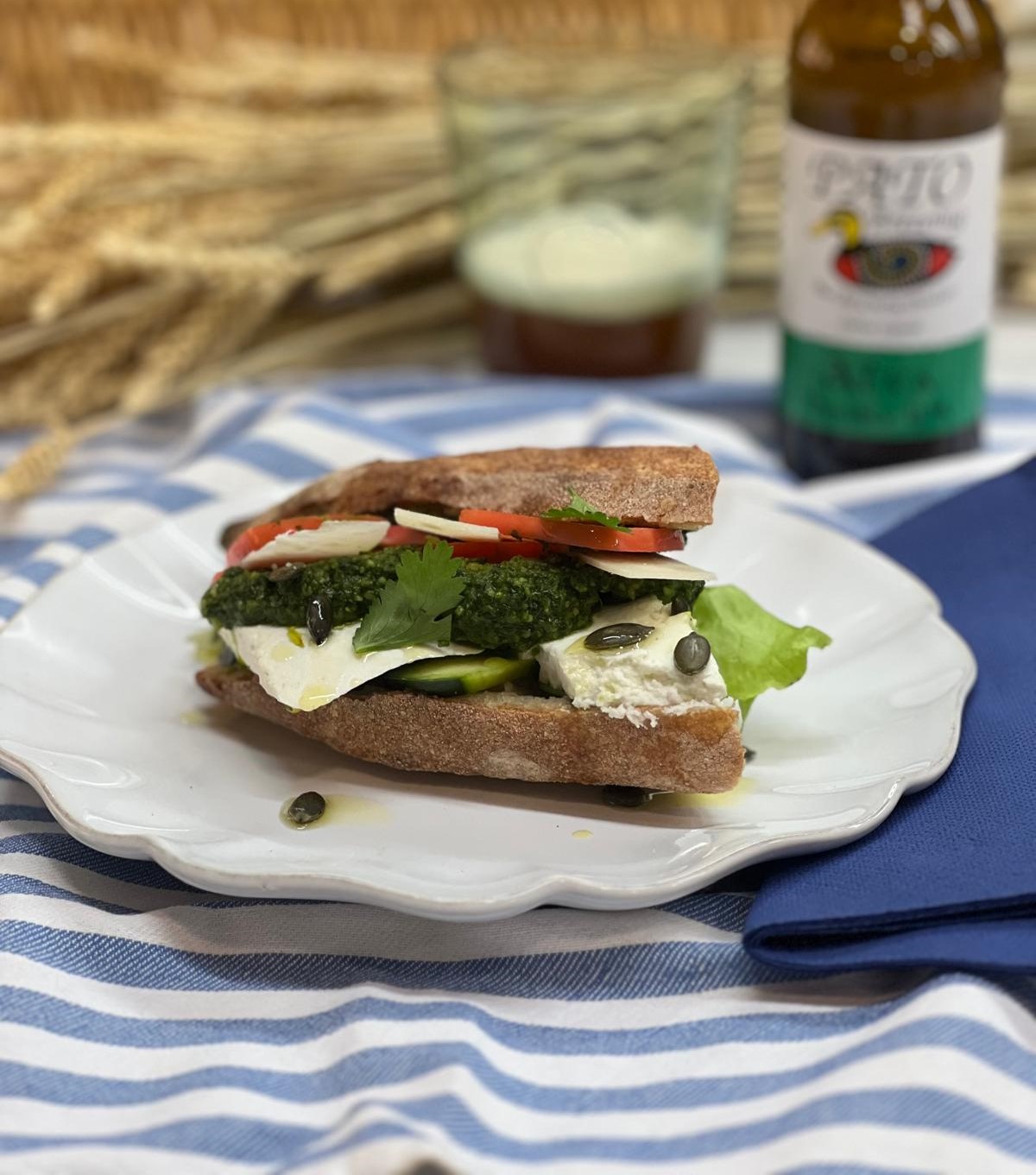 Sandes de queijo fresco e pesto